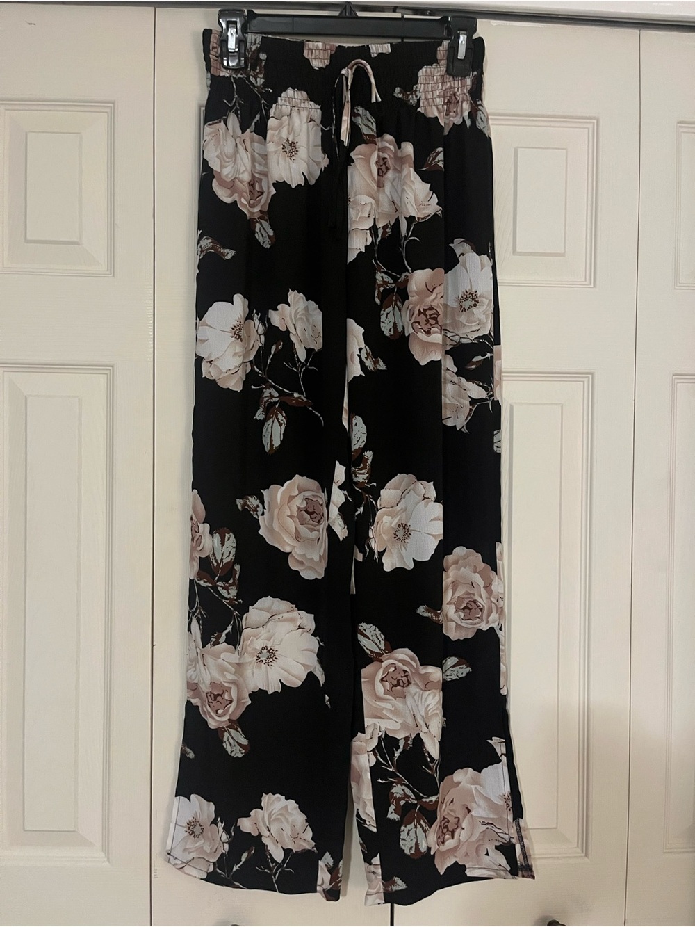 SHEIN Black Wide-Leg Floral Pants